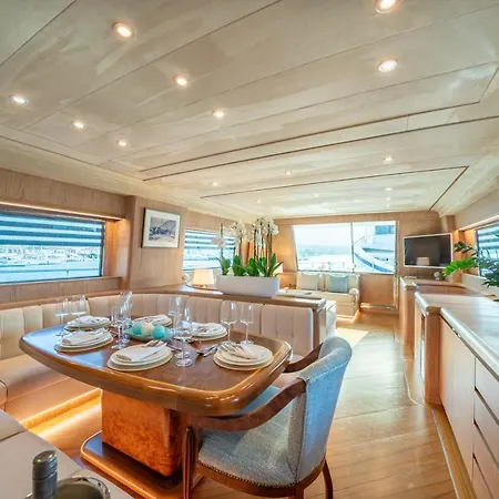 M/y Opera 보트호텔 *