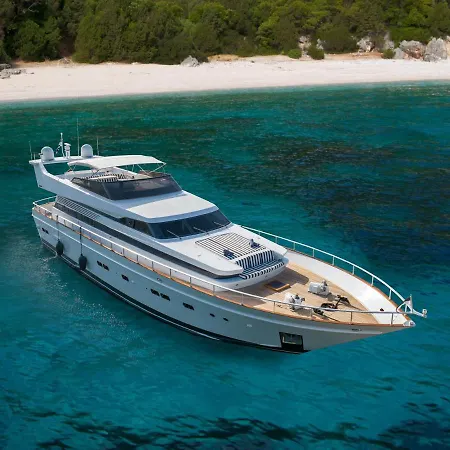 M/y Opera * Sami (Kefalonia)
